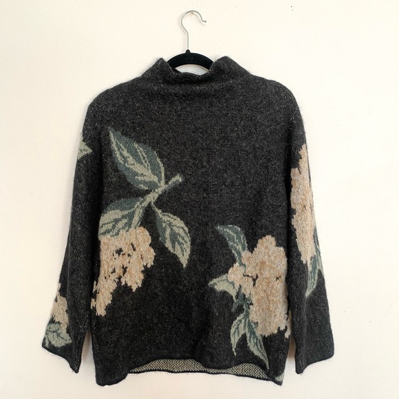 NWT Vince Dark Gray Floral Turtleneck Sweater Size Small Retail $425 - Picture 2 of 6